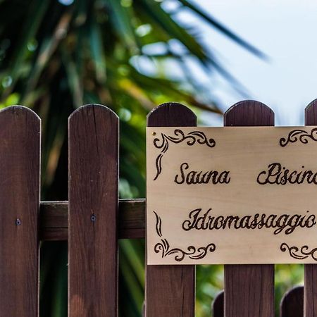 Casa Vacanza Spirito Libero Pianello  エクステリア 写真
